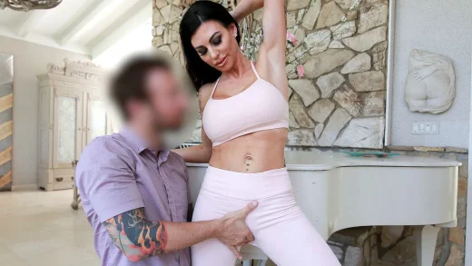 PervMom Melissa Lynn - My Stepmom The Fitness Freak
